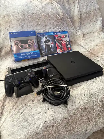 PS4 Slim + 3 Jeux + Accessoire, View more