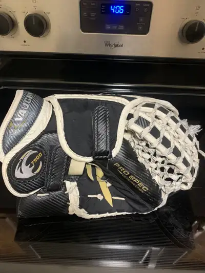 Vaughn Velocity Pro Series Goalie Glove, View more