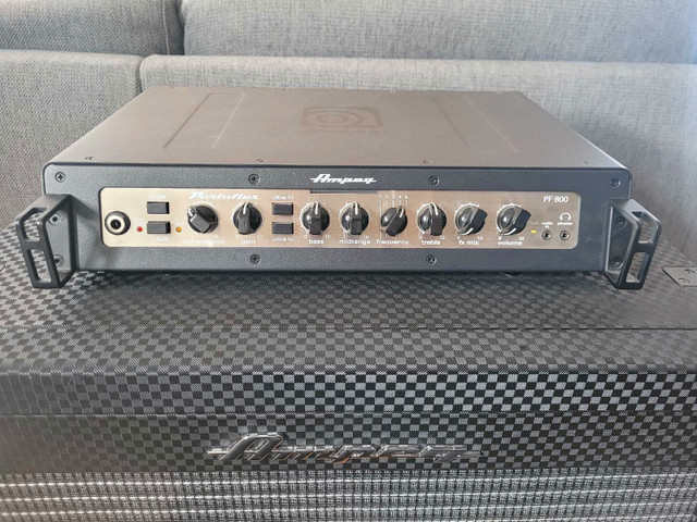 Ampli basse Ampeg Portaflex PF800  dans Amplificateurs et pédales  à Ville de Québec