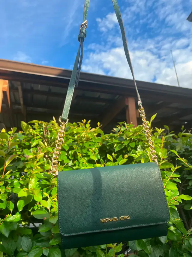 MK Jet Set Travel Emerald Green Leather LG Phone Crossbody Bag in Women's - Bags & Wallets in Edmonton - Image 11