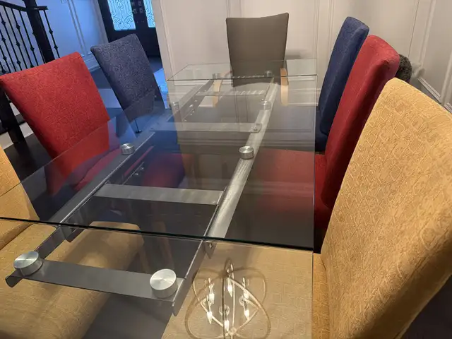 8 Wood Dining Room Chairs: 6 plus 2 Arm Chairs *** REDUCED PRICE in Dining Tables & Sets in Markham / York Region - Image 10