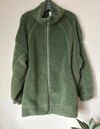 Lululemon size XL/XXL  sweater/jacket, deep pockets super cozy