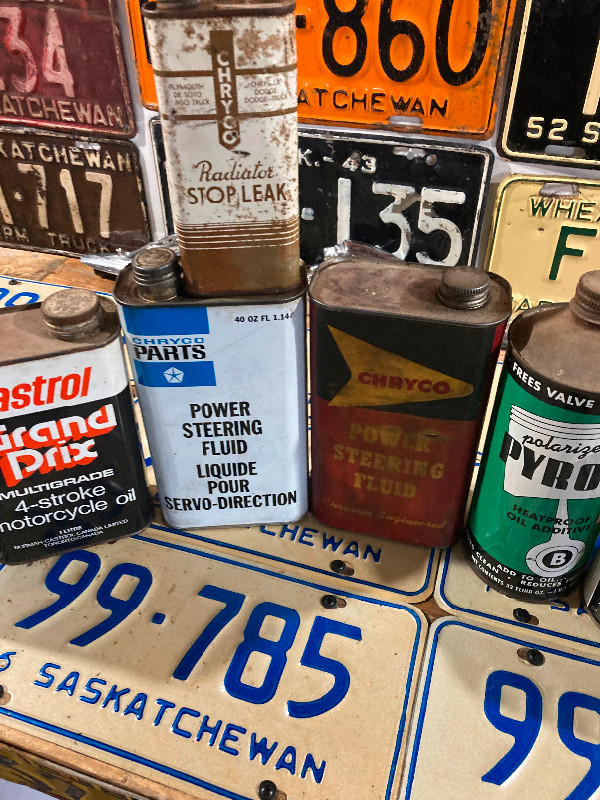 Vintage oil cans in Arts & Collectibles in Prince Albert - Image 3