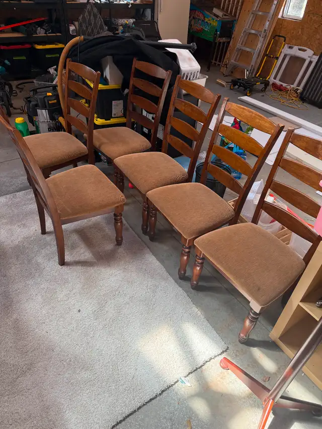 Table and 6 chairs62864745496577124