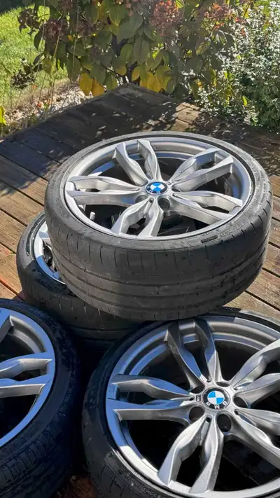 Up for sale is a set of OEM BMW 20-inch M Sport staggered wheels from a 2016 BMW 550i M Sport. * Fro...