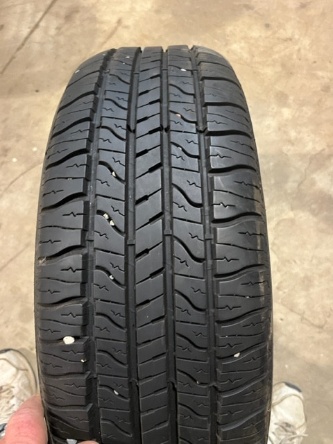 One only Goodyear Allegra Touring 225/60R16 tire in Tires & Rims in Brantford - Image 2