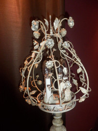 Lampe sur pied en fonte de style florentin