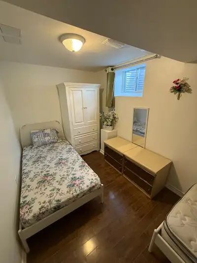 Place available for one girl on room sharing