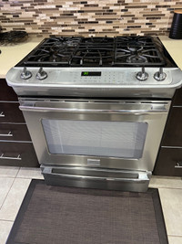 Frigidaire Gas Stove and Oven