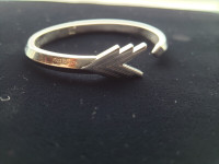1:1 Louis Vuitton Bracelet Slim, Jewellery & Watches, Oshawa / Durham  Region