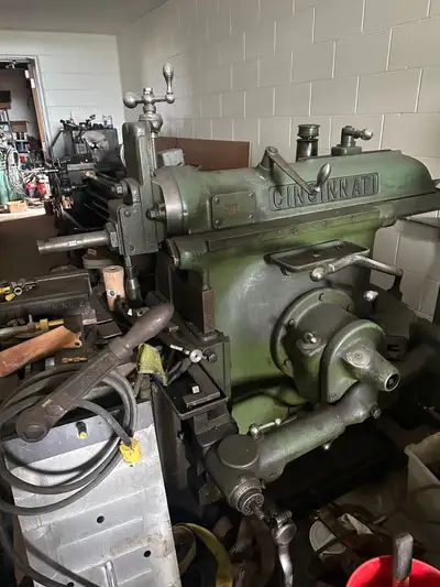 20 inch Cincinnati shaper rare to find Everything works flawless the visa doesn’t comes with it it’s...