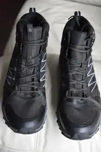 The north face boots men’s size US 11 EU 44.5 UK 10 CM 20 NF047H