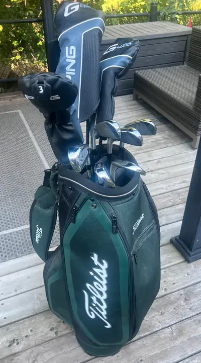 Titleist Cart Bag With Shoulder Straps - Emerald Green , View more