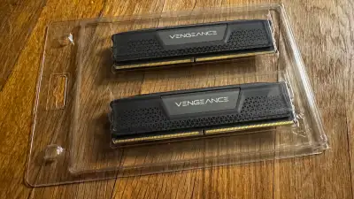 32GB (16gb x2) CL36 5600MT Price is NOT negotiable Used for a year No box RFS: upgraded to 64GB