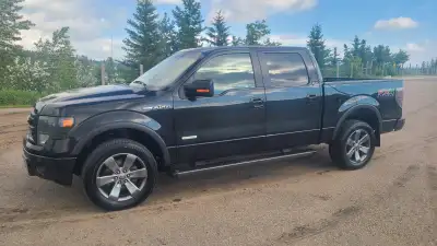 Well maintained fully loaded 2014 Ford F150 Fx4. Clean Carfax