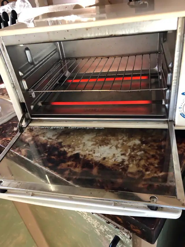 four grille pain,6 tranches Hamilton Beach  in Toasters & Toaster Ovens in Longueuil / South Shore - Image 5