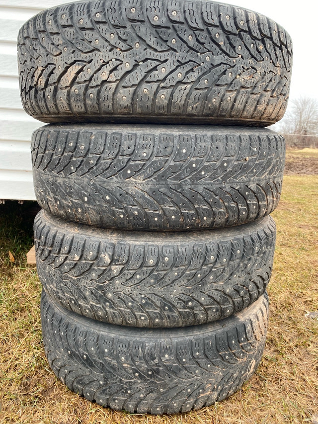 185/65R15 studded winters on 4 bolt Civic rims in Tires & Rims in Truro