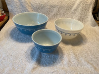 Vintage Pyrex Blue Garland Snowflake Mixing Bowls Set Of 3 #401 