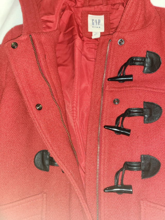 Children's red riding hood duffle coat, red 6-7 yrs in Kids & Youth in City of Toronto - Image 3