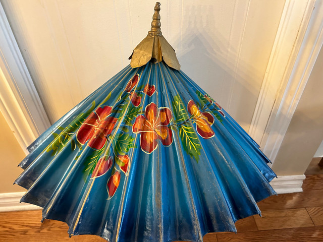 Lot de 2 parapluies en bois vintage umbrellas dans Art et objets de collection  à Ville de Montréal - Image 4
