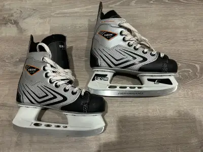 CCM Kids skates Size 2, View more