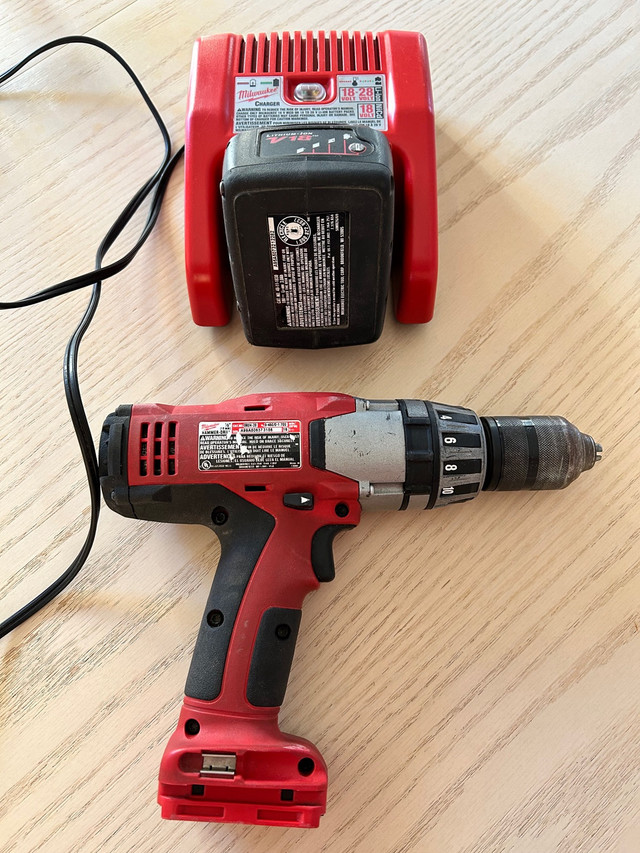 Milwaukee 1/2” 18 volt hammer drill in Power Tools in Hamilton - Image 3