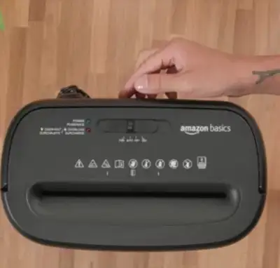 Cross-cut paper and credit card shredder efficiently cuts material into 0.24 x 0.98 inches (6 x 25 m...