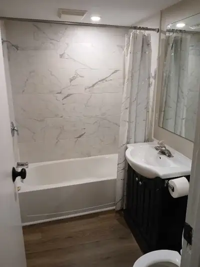 2 bedroom apartment for rent in 4 unit apartment available August 1st.$1540.monthly.Damage/security...