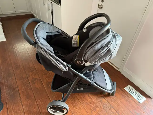 Evenflo stroller and baby car seat for sale in Strollers, Carriers & Car Seats in Kitchener / Waterloo - Image 4