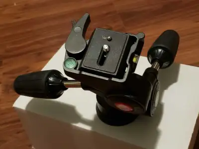 Oben PD 117 3 way heavy duty tripod head, View more