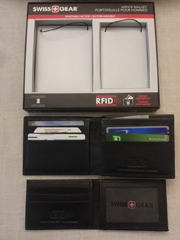 Brand New Swiss Gear Men&amp;#39;s Wallet in Men's in Calgary - Image 2