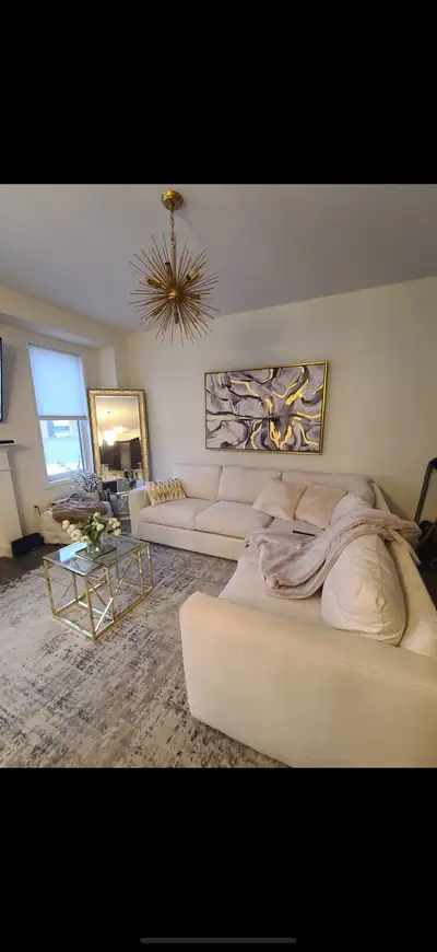 Townhouse for Rent – Available March 1 Beautiful and spacious townhouse offering 3 bedrooms and 3 ba...