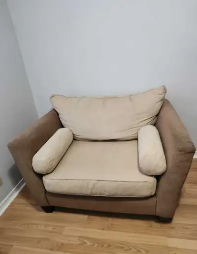 Love seat, View more