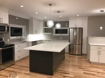 Gorgeous large Glebe 2 bedroom plus den - parking included