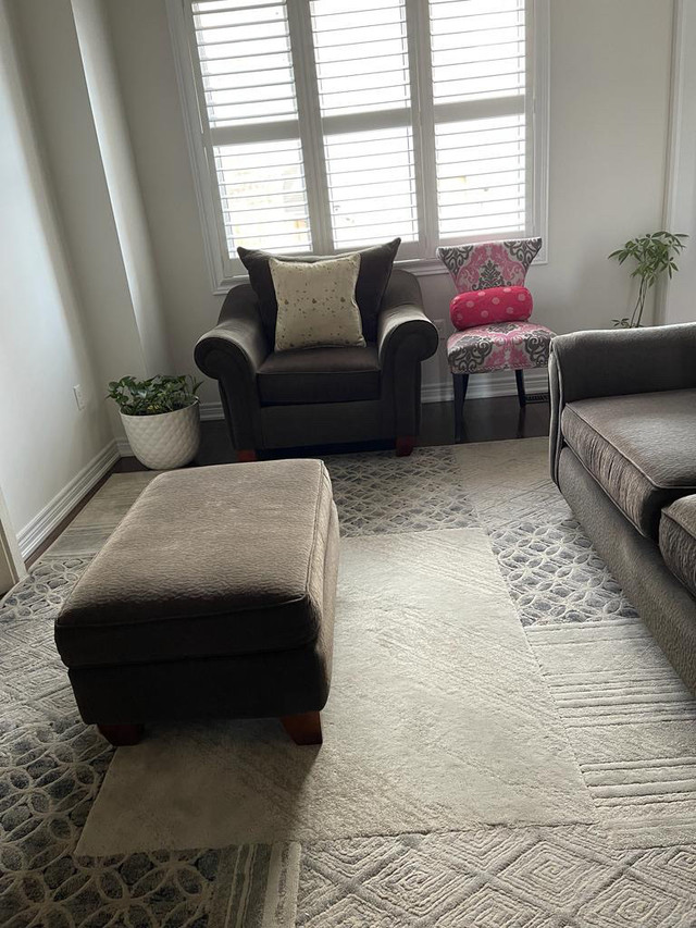 6 Sitting + 1 Fency Chairs Sofa Set with Ottoman  in Couches & Futons in Mississauga / Peel Region - Image 4