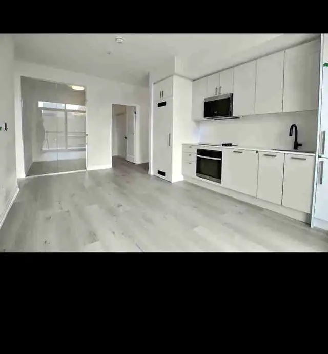  3 bedroom new condo downtown Toronto63654772102531120