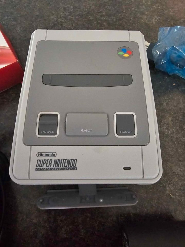 Authentic Euro SNES (Rare) without box in Older Generation in Lethbridge - Image 2