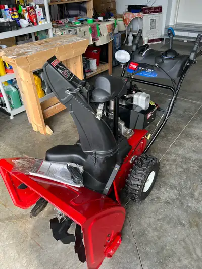 Toro 826LE Snowthrower, View more