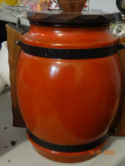 Cookie Jar Siesta War 1970s, barrel brown glass with wood lid,, View more