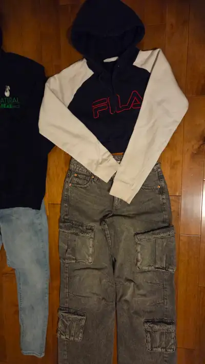 A Montreal, coin Pie IX et St-Zotique. Vetements pour ado fille, View more