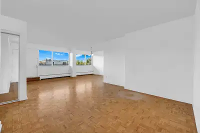 Spacious 3-Bedroom Apartment – $2,350/month – Available Now! Looking for a comfortable and well-equi...