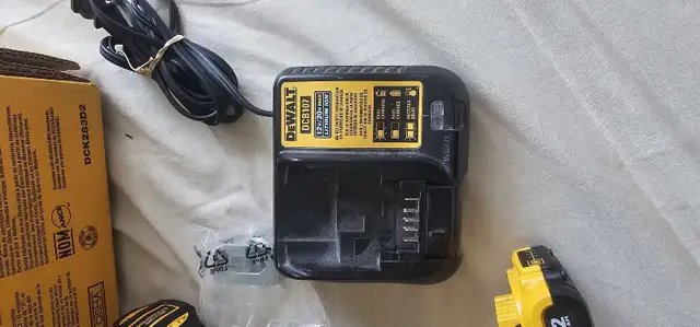 Dewalt 20V MAX* XR® Brushless Compact Drill/Driver Kit in Power Tools in City of Toronto - Image 8