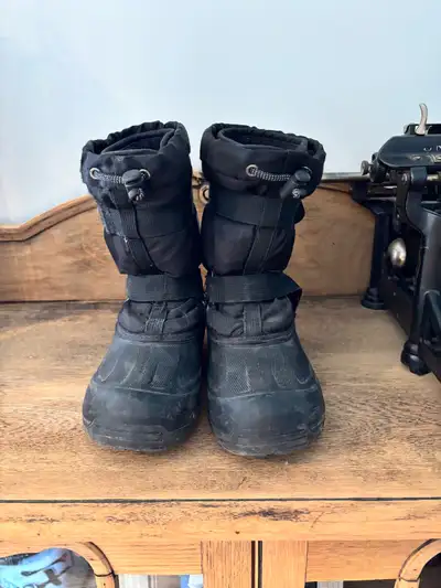 Kids Ice Fields Winter Boots Size 2, View more