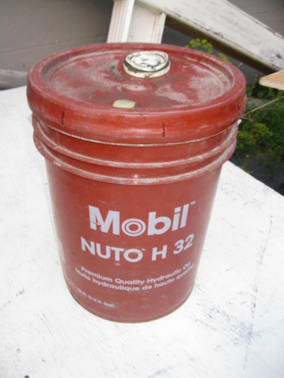 ca 2.5 U.S. gal./ 9.5L., Nuto H32, Mobil, Premium, Hydraulic Oil, View more