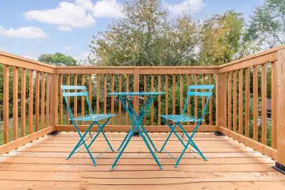 Spacious Upper-Level Unit – Available September 1st This bright and clean upstairs unit offers: • 3...