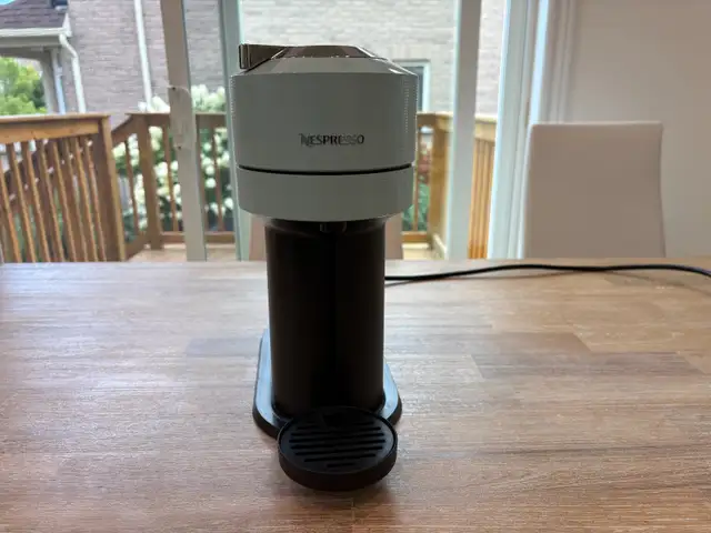 Nespresso Breville Vertuo Next Coffee and Espresso Machine in Coffee Makers in Markham / York Region - Image 7