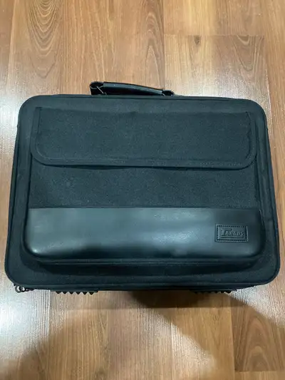 targus international traveler premium laptop tote, View more