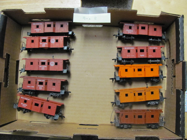 Ho train cars : a old collection of caboose's in Hobbies & Crafts in Richmond - Image 4