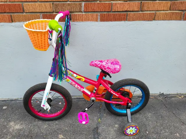 Girls bike 14 inch tire size - Great Condition in Kids in Cornwall - Image 5