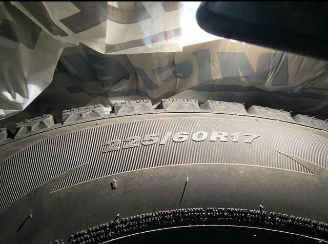IRONSTONE WINTER TIRES 225/60/R17 *LIKE NEW* PRICE IS REDUCED in Tires & Rims in City of Halifax - Image 2